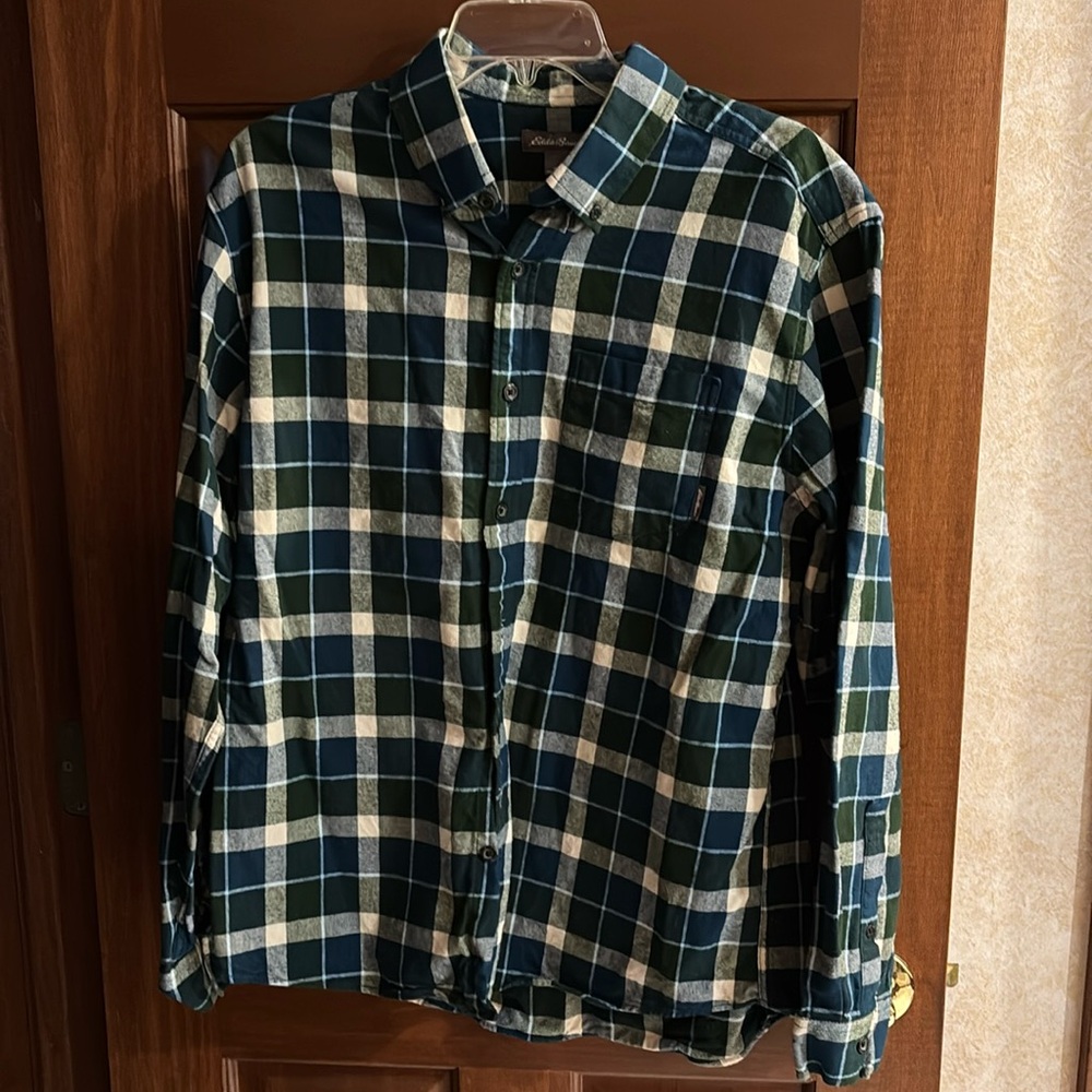 Eddie Bauer Men’s Button Down  Flannel Shirt, Size Large
